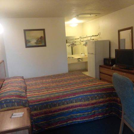 Evergreen Inn Covina Bagian luar foto