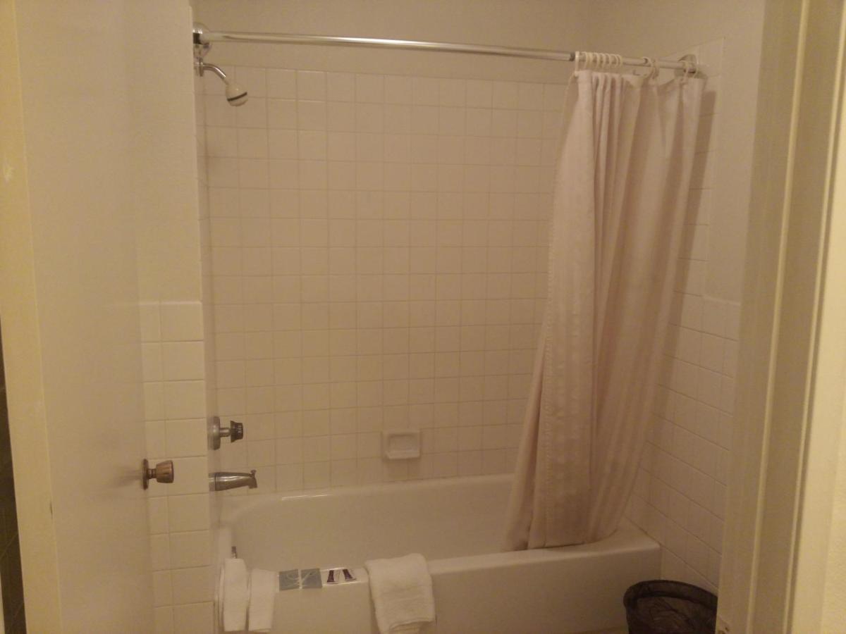 Evergreen Inn Covina Bagian luar foto